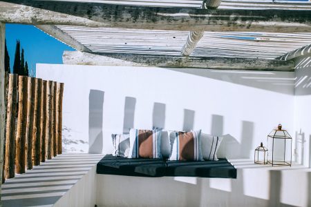 Pergola ou voile d’ombrage : comment choisir ?