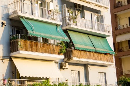 Changer sa toile avec une bâche terrasse sur mesure
